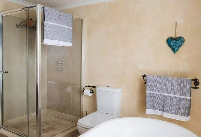 Ichtus Seafront B&b