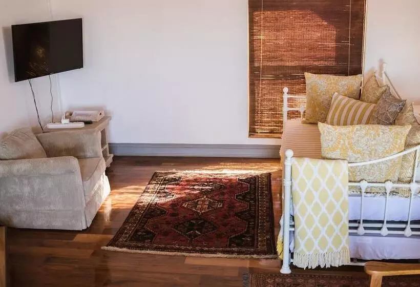 Ichtus Seafront B&b