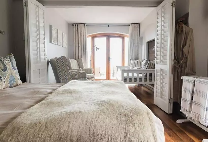 Ichtus Seafront B&b