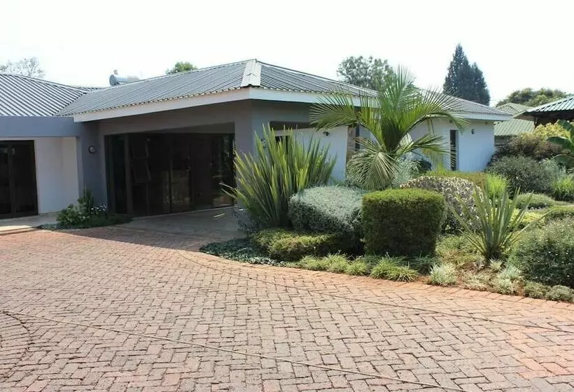 تختخواب و صبحانه Sarum Lodge