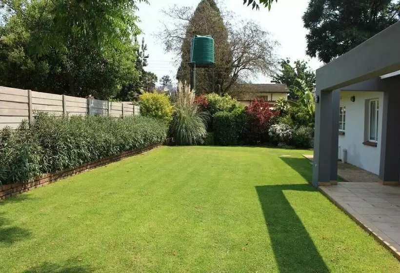 تختخواب و صبحانه Sarum Lodge