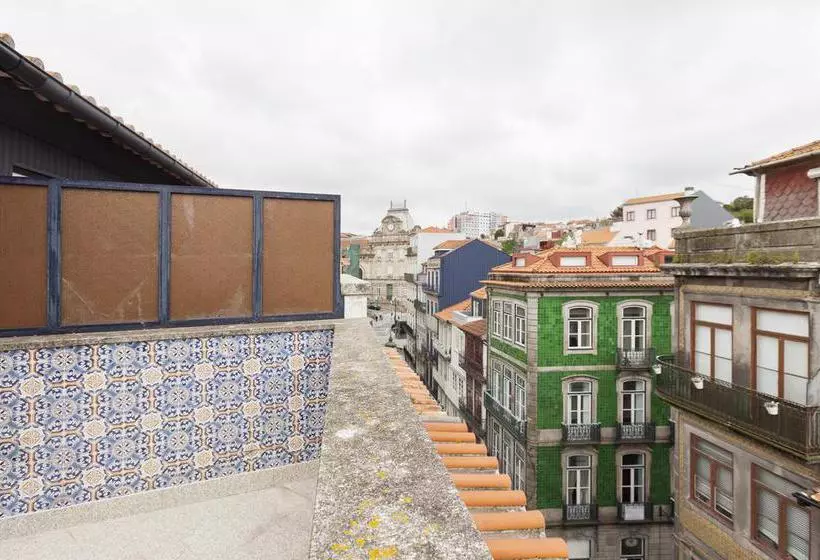 مسافرخانه Go2oporto @flores Guest House