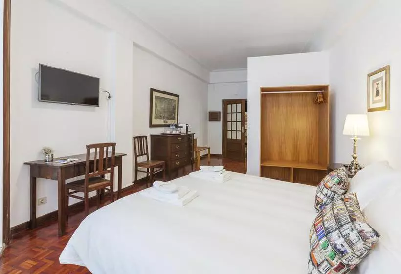 مسافرخانه Go2oporto @flores Guest House