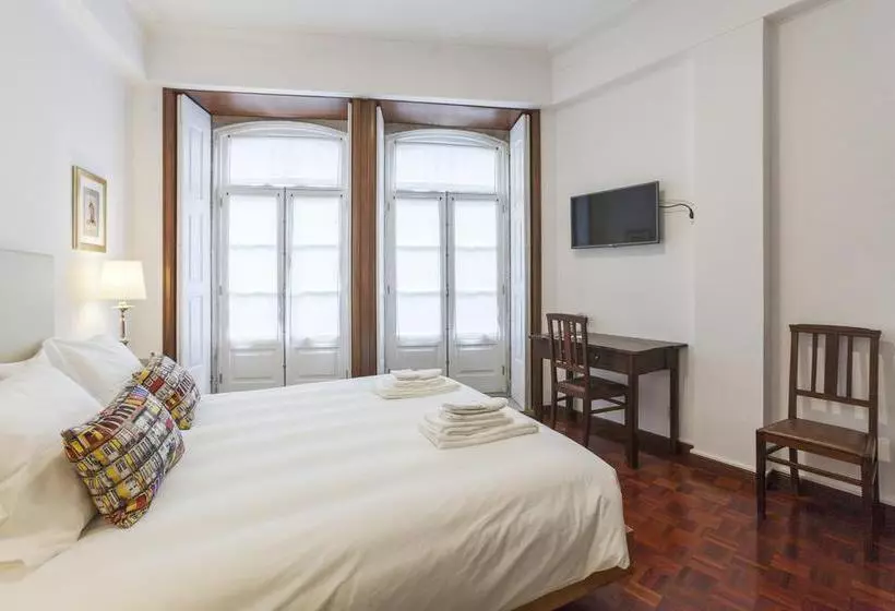 مسافرخانه Go2oporto @flores Guest House