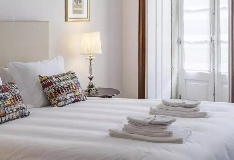 مسافرخانه Go2oporto @flores Guest House