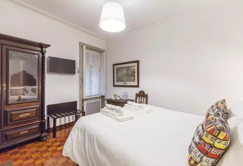 مسافرخانه Go2oporto @flores Guest House