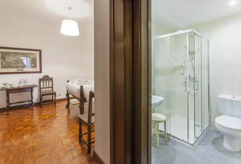 مسافرخانه Go2oporto @flores Guest House
