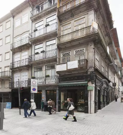 مسافرخانه Go2oporto @flores Guest House