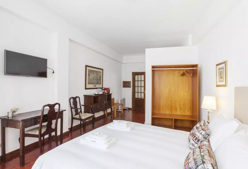 مسافرخانه Go2oporto @flores Guest House