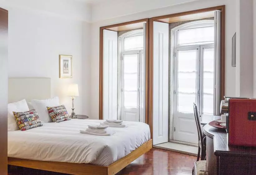مسافرخانه Go2oporto @flores Guest House