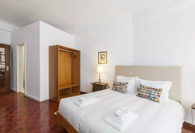 مسافرخانه Go2oporto @flores Guest House
