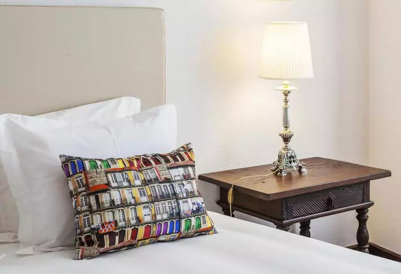 مسافرخانه Go2oporto @flores Guest House
