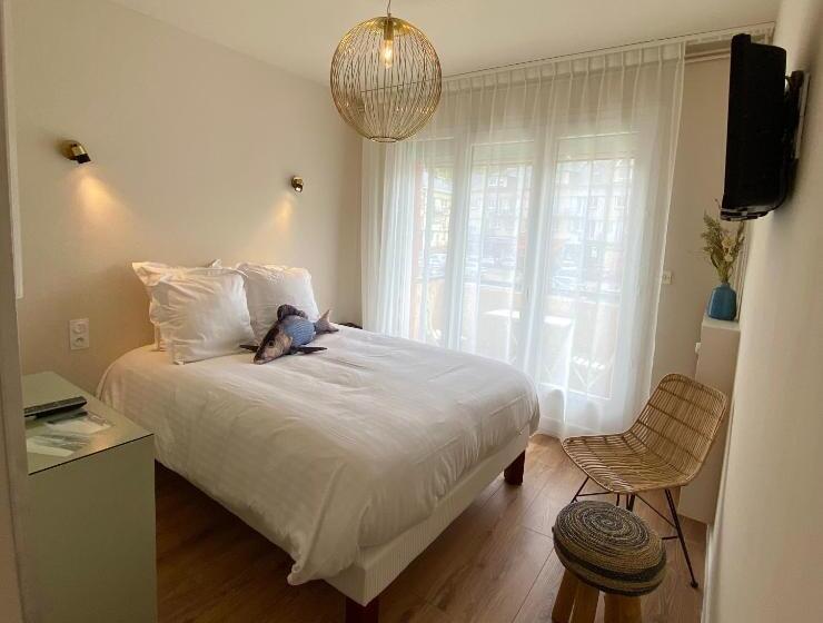 בית מלון כפרי Hôtel Les Bains