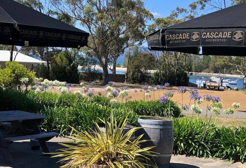 Отель Orford Blue Waters