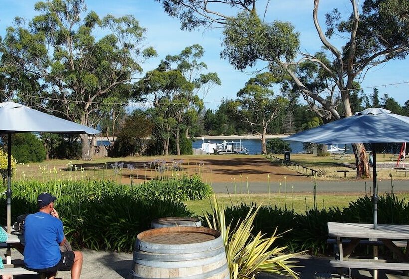 Отель Orford Blue Waters