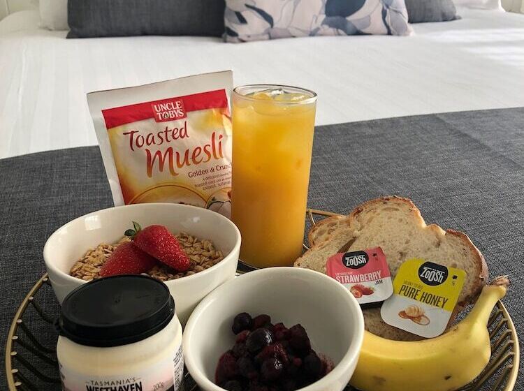 Отель Orford Blue Waters