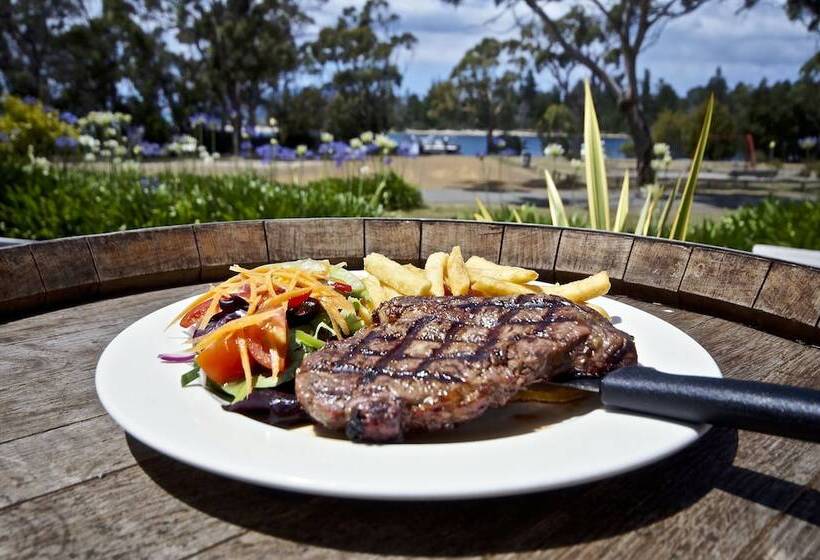 Отель Orford Blue Waters