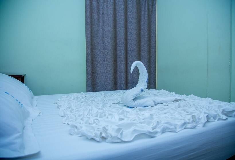 هتل Résidence Hôtelière De Moungali