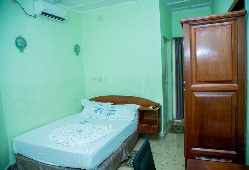 هتل Résidence Hôtelière De Moungali