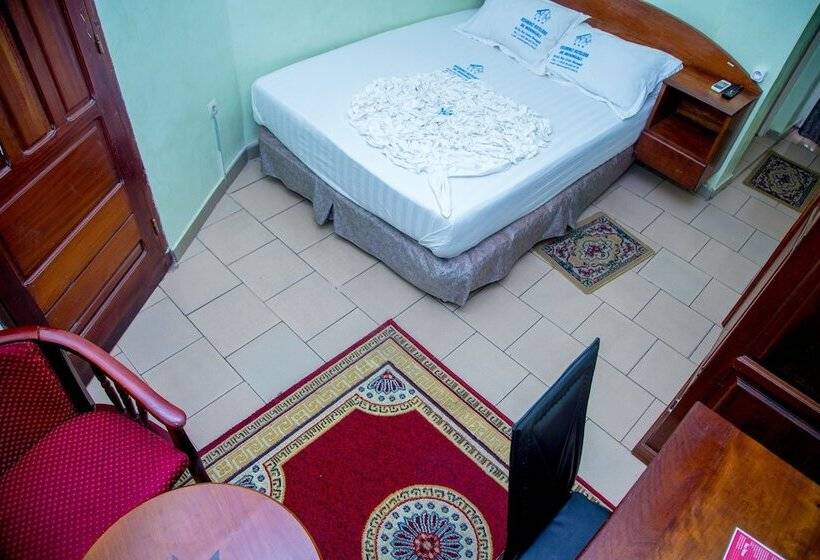 هتل Résidence Hôtelière De Moungali