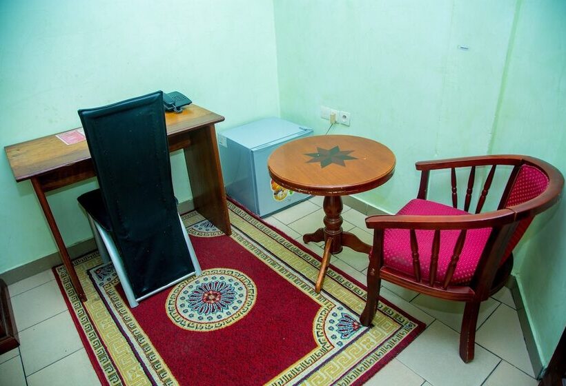 هتل Résidence Hôtelière De Moungali