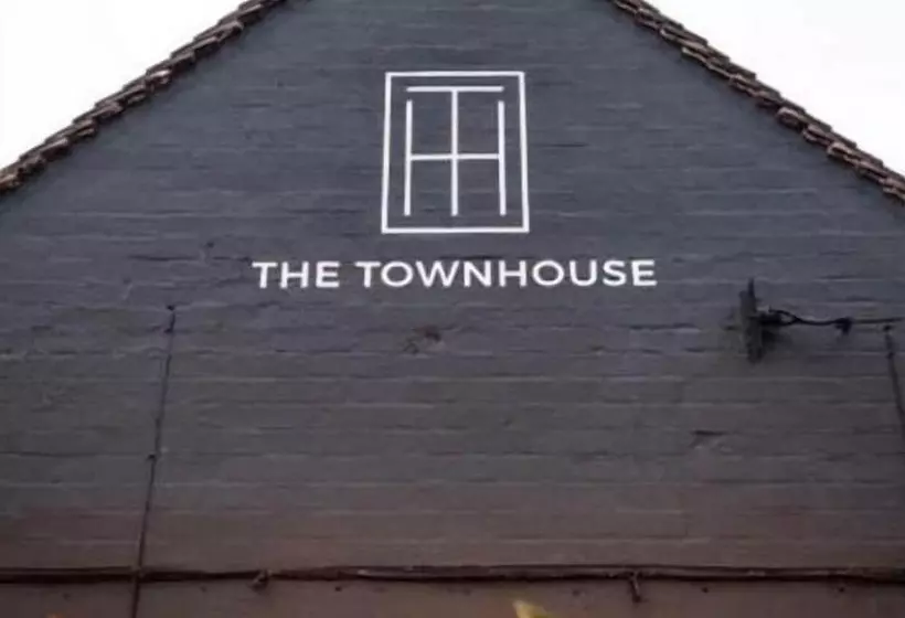 هتل The Townhouse Sutton
