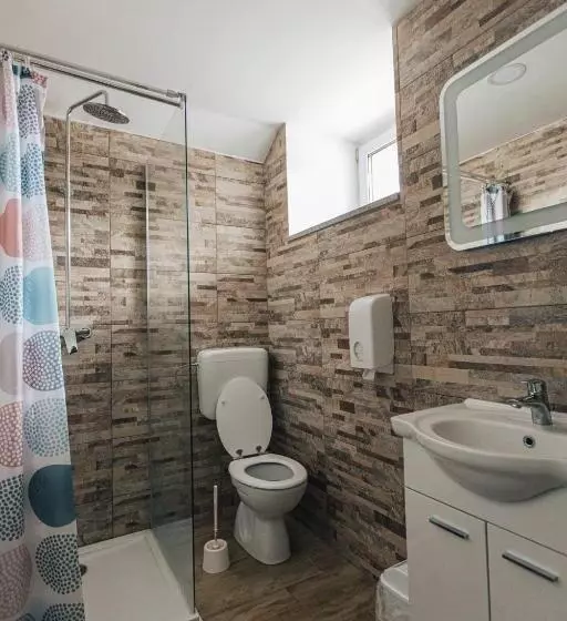 Palmers Lodge Hostel