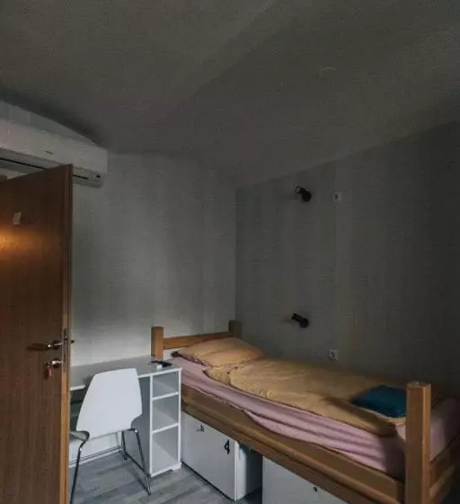 Palmers Lodge Hostel