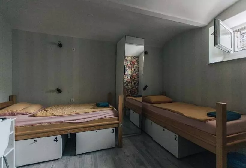 Palmers Lodge Hostel