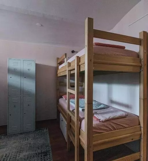 Palmers Lodge Hostel