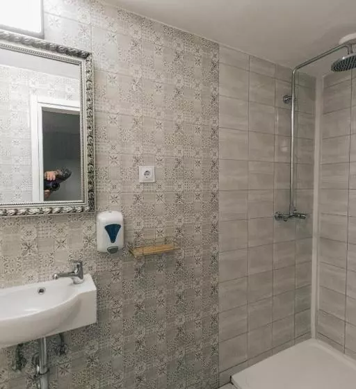 Palmers Lodge Hostel