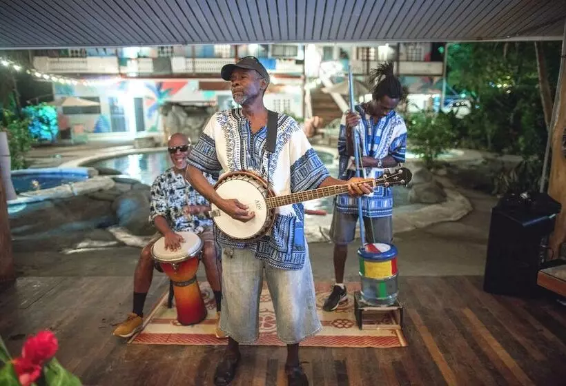 Retkeilymaja Selina Puerto Viejo