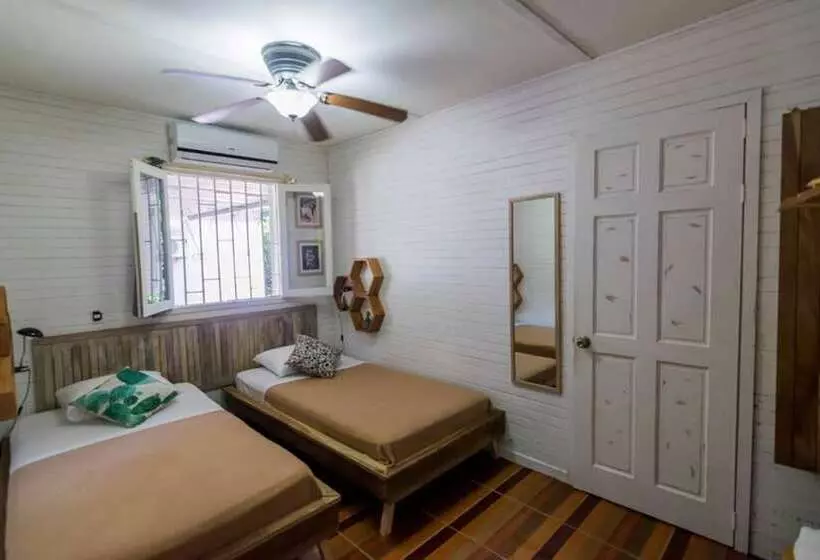 Retkeilymaja Selina Puerto Viejo