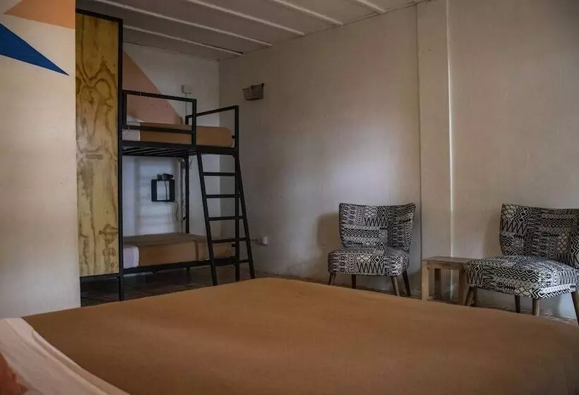 Retkeilymaja Selina Puerto Viejo