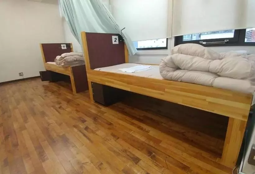 Simple Stay Hiroshima Peace Koenmae  Hostel