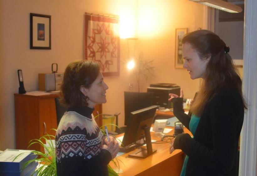 تختخواب و صبحانه Institute Of Cultural Affairs