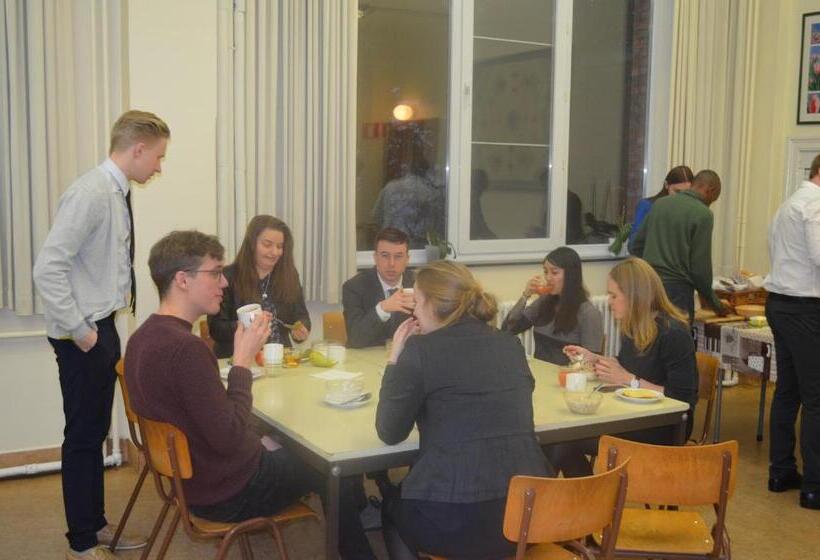 تختخواب و صبحانه Institute Of Cultural Affairs