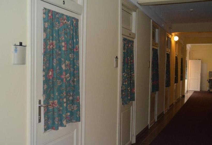 تختخواب و صبحانه Institute Of Cultural Affairs