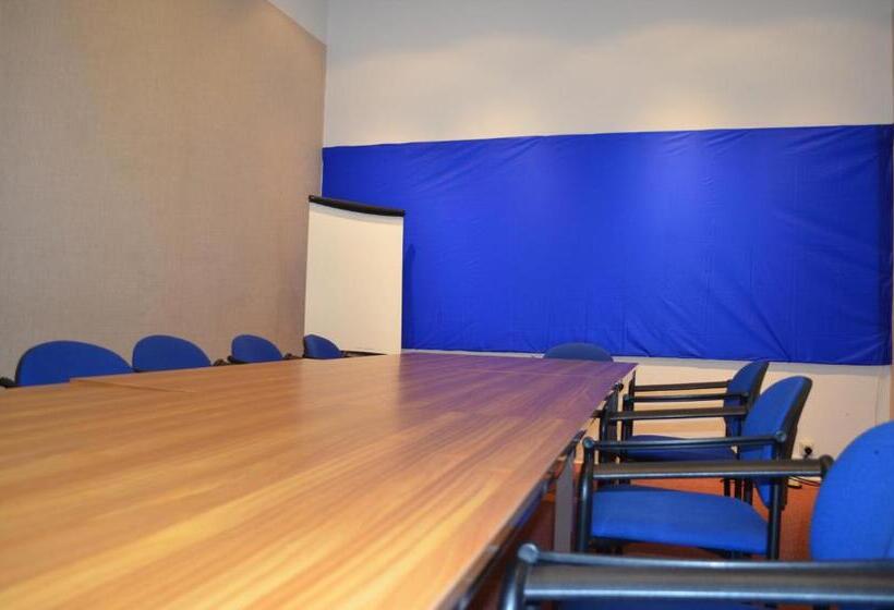 تختخواب و صبحانه Institute Of Cultural Affairs