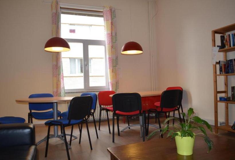 تختخواب و صبحانه Institute Of Cultural Affairs