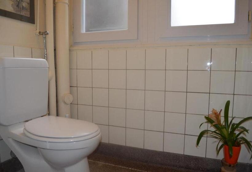 تختخواب و صبحانه Institute Of Cultural Affairs