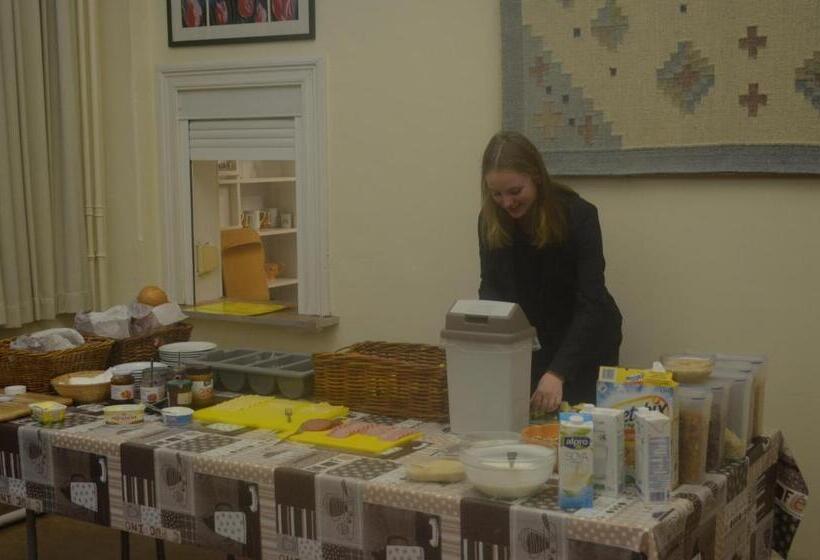 تختخواب و صبحانه Institute Of Cultural Affairs