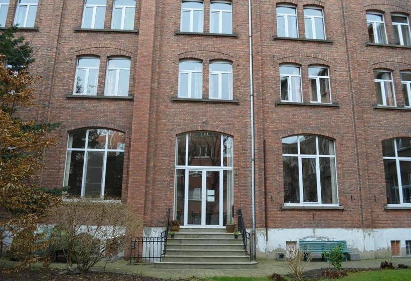 تختخواب و صبحانه Institute Of Cultural Affairs