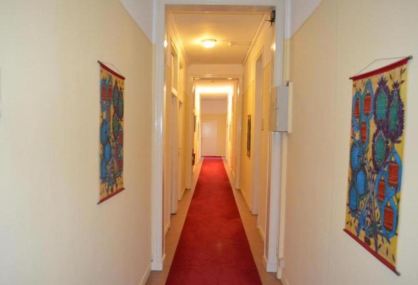 تختخواب و صبحانه Institute Of Cultural Affairs