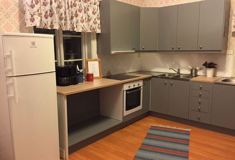 Gästgivars Vandrarhem I Järvsö Hostel