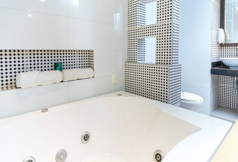 هتل 56 Avenue Plaza