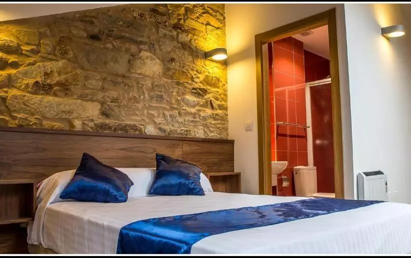 هتل Oxford Suites Santiago De Compostela