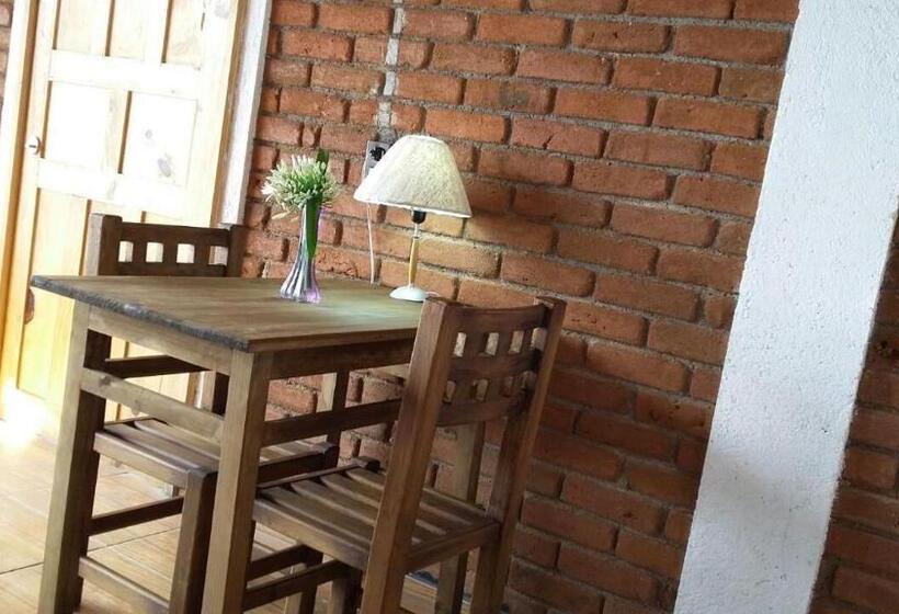 فندق Zirahuén Cuin Habitaciones Rústicas