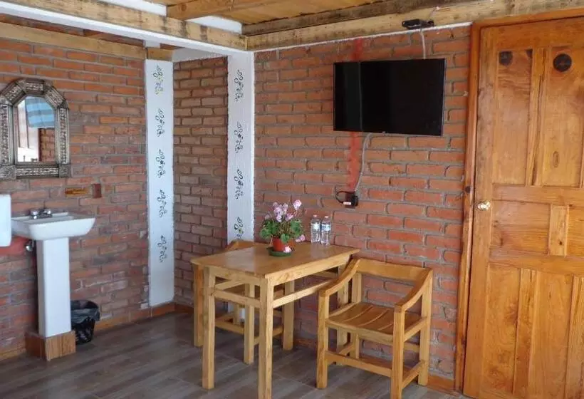 Hotelli Zirahuén Cuin Habitaciones Rústicas