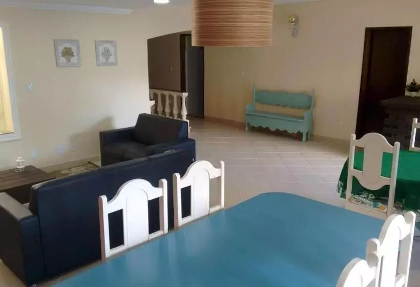 Le Monde Hostel   Suites E Camas